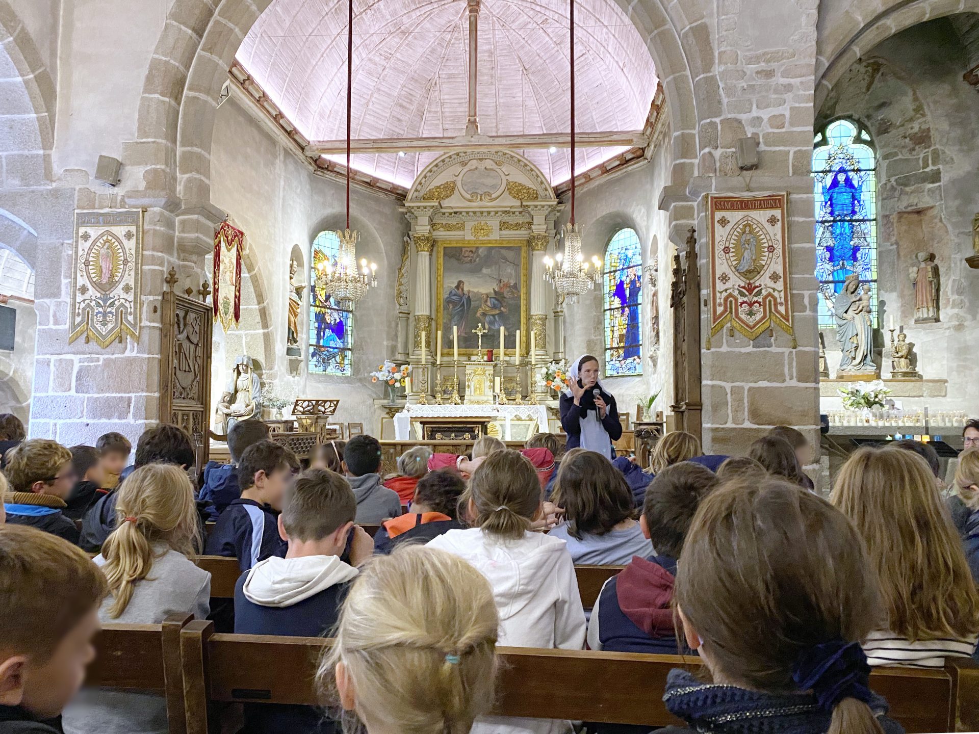 Élèves de Marie de l'Incarnation au Mont St Michel