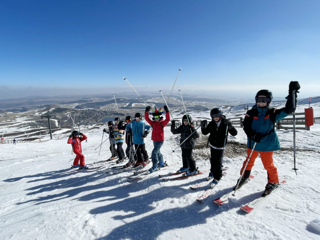 Ski à Super Besse pour les élèves de quatrième du collège St Étienne