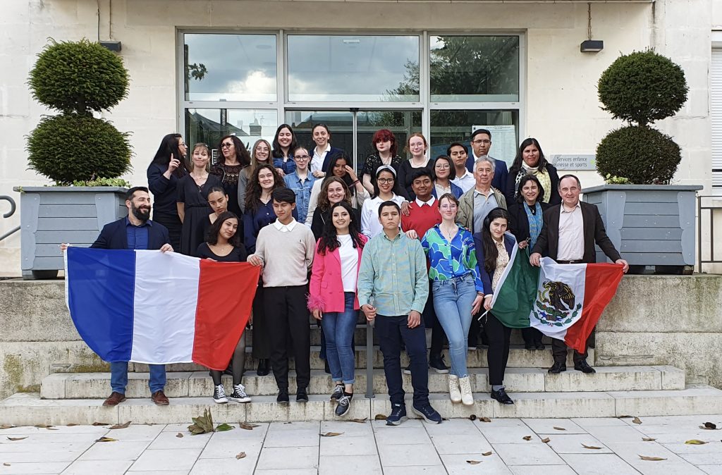 Célébration à la Mairie de Chambray-lès-Tours, en compagnie des lycéens de Guanajuato au Mexique et de Ste Marguerite, en présence de Monsieur GATARD, le Maire